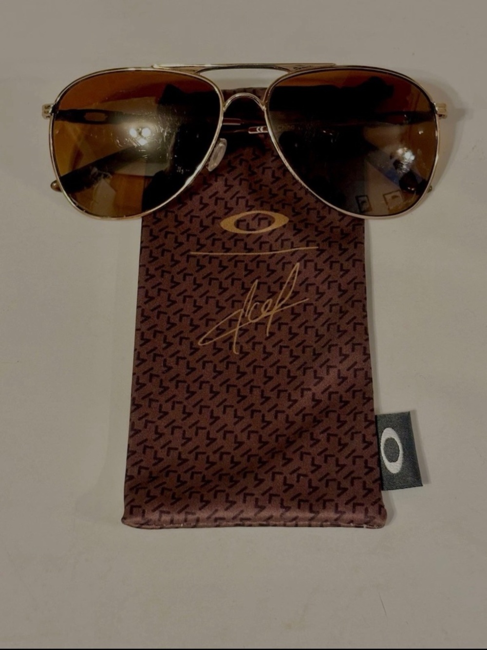 Oakley Daisy Chain Polarized Aviator Sunglasses OO4062-14 Dark Rose Gold Y2K